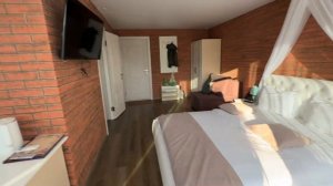 Отель Крылья Абрау-Дюрсо. Обзор номера с видом на озер?