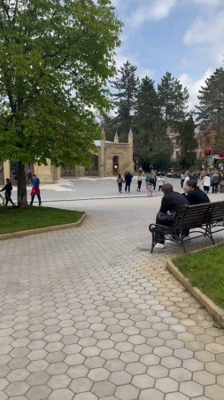Прогуляемся по Нижнему Кисловодскому парку. Май 2025