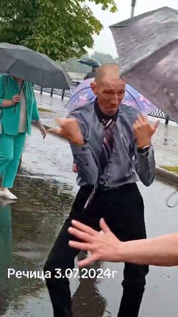 В #Речица живет и🕺танцует свой Элвис Пресли #беларусь смотреть онлайн