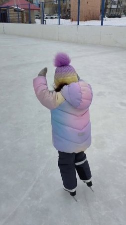 Оливия всю зиму провела на коньках