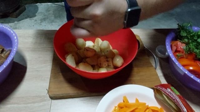 Говядина с овощами в казане на костре, Невероятно вкус смотреть онлайн