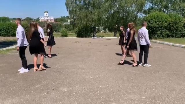 Вальс  випускників (11-Б) смотреть онлайн
