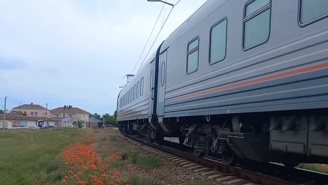 Редкость!ВЛ10-1238 с поездом СПБ-Евпатория следует по п