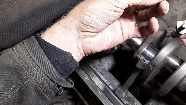 Замер зазора шатут коленвал. Калиброванная проволока.