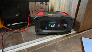 Зарядное устройство FOXSUR FPT 200 для аккумуляторов LiFePo4 AMG