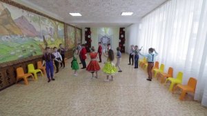 Танец "Барабанит дождик с самого утра"