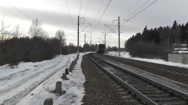 Электровоз ЧС7-043 с фирменным поездом "Полонез" смотреть онлайн