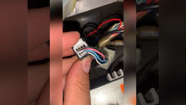 Подключение кнопок на руле Субару Форестер SG, адаптер смотреть онлайн