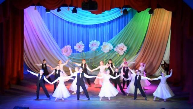 "Первый вальс" - театр танца "Восторг" (МБОУ ДО ДДТ, г.Зап смотреть онлайн