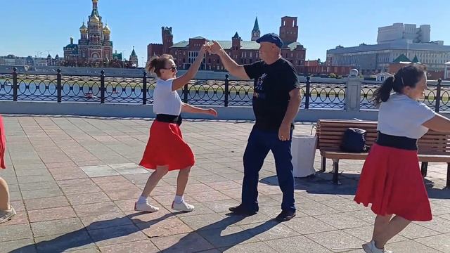 Кадриль на набережной Йошкар-Олы группой Империал. смотреть онлайн