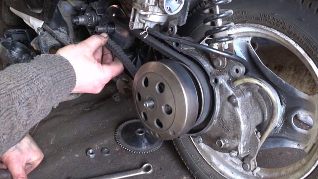 Хонда Діо AF 27 Розбірка трансмісії. смотреть онлайн