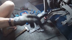 Меняем шаровую опору не снимая рычага на Рено Меган 2