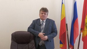 Обращение Игоря Апольского к обучающимся и выпускникам района. Ролик от 23.05.2025