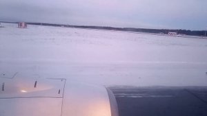 Видео взлета самолета из аэропорта Сургута (рейс Сург?