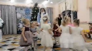 Танец Бусинок на Новый год, вторая младшая группа