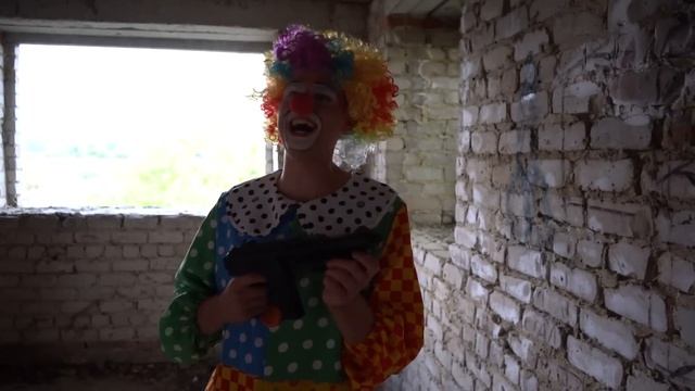 ЖИЗНИ ПОД УГРОЗОЙ  Сериал СУМАСШЕДШИЕ КЛОУНЫ - 4 серия