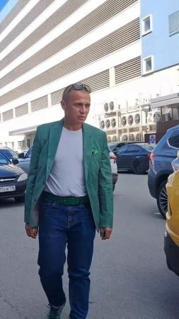 Автомобиль Ламборгини Урус в зеленый цвет покрасьте