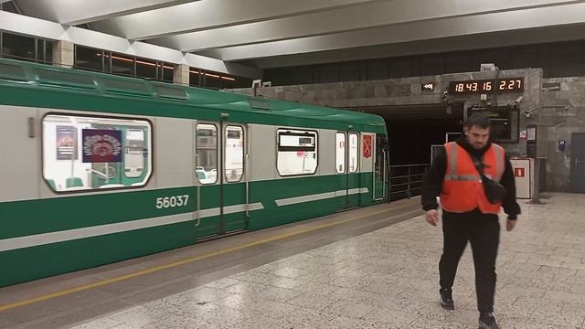 Звук отправления поезда 81-556 (Нева Зелёная) смотреть онлайн