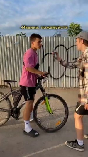 ДО КОНЦА🤦🏼♂️😂 столб наказал💥😂 #shorts #telegram #memes #funny