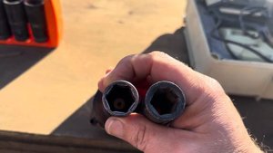 Болт Шкива коленвала как его открутить за пять секунд?