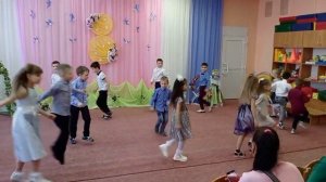 Игро танец "Миньоны" на 8 марта, подготовительная групп