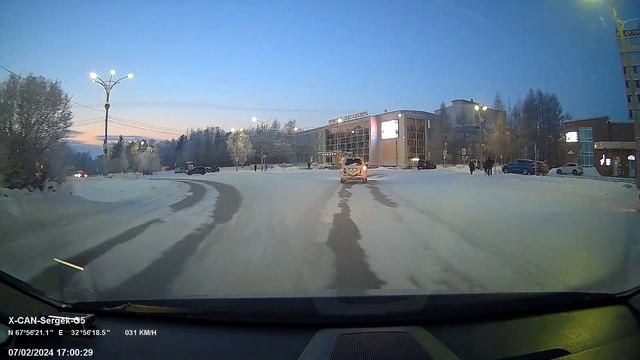 Видеорегистратор X-CAN Sergek G5. Поздним вечером. смотреть онлайн