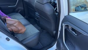 Выдали Toyota RAV4 Adventure plus, 2.0 полный привод, по хорошей цен?