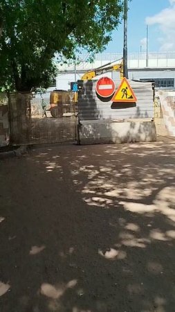 Это трындец, товарищи! 
На улице Свиридова дом 13 к 1 из-за стройки повырубали много деревьев
