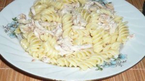 Макароны с отварной курицей