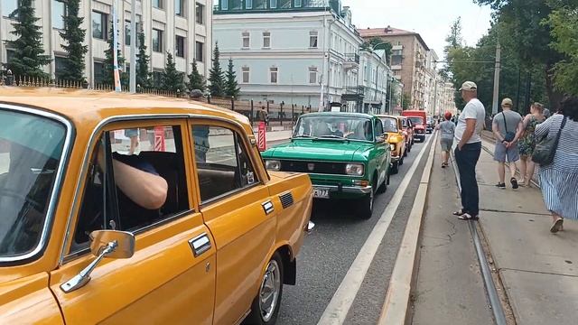 парад автомобилей в Москве 2024 смотреть онлайн