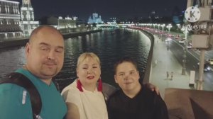 2023 г БОЛЬШОЙ МОСКВОРЕЦКИЙ МОСТ _ ДВОРИК ВОЗЛЕ ГУМа _ АТМОСФЕРА ВЕЧЕРА В МОСКВЕ