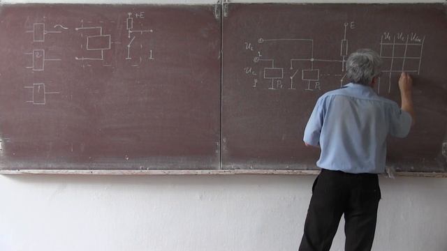 Лекция 261. Простейшая логика на реле смотреть онлайн