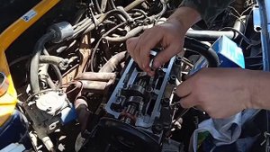 Вот как правильно устанавливать распредвал на двигат?