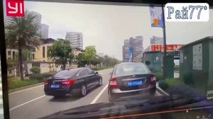 Электрик пережил удар током и попал на видео в Китае