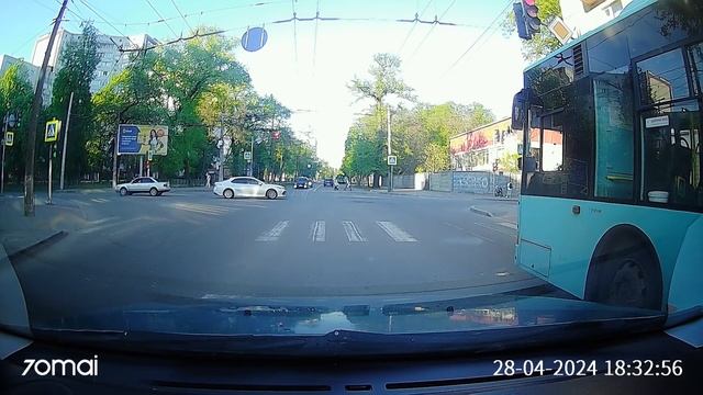 если у тебя велосипед ты можешь плевать на ПДД ?где пол