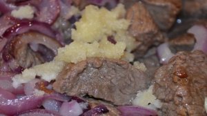 Говядина с помидорами