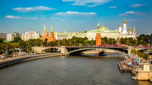 Лето в Москве наступило раньше срока, а Камчатку накрыл мощный циклон