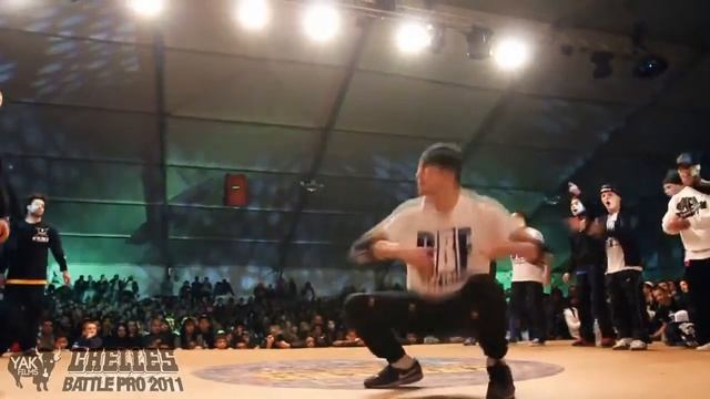 Брейк данс тектоник и даб степ нервно курят в сторонке!