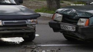 Понедельник не задался с утра... В Ревде столкнулись дв