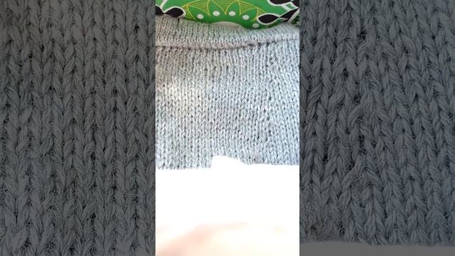 Прибавки и убавки на бесшовном капюшоне, вязаном спицами. Seamless knitted hood tutorial