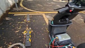 Зарядка электроскутера от станции электромобиля / E-scoo