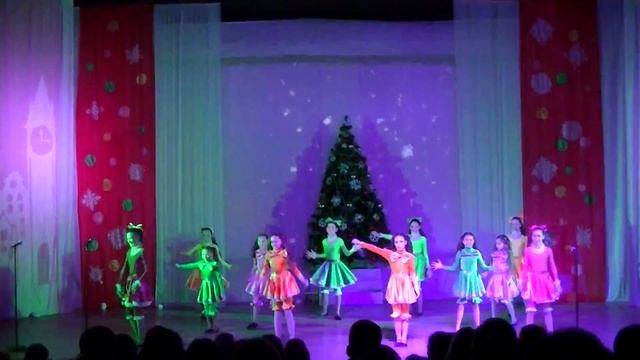 Фрагмент №11 новорічної вистави «Лускунчик» та Королева Мишильда смотреть онлайн