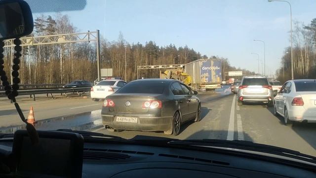 столкновение двух грузовых автомобилей на Мурманском смотреть онлайн