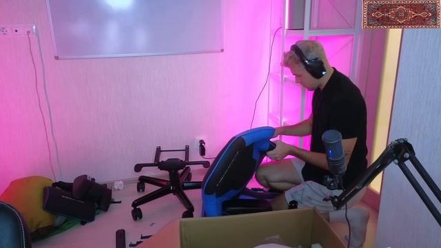 МАФАНЯ СОБИРАЕТ ИГРОВОЙ СТУЛ смотреть онлайн