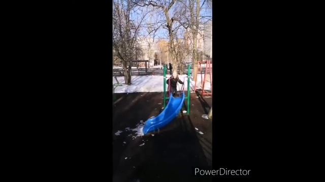 ПОДРАЛИСЬ С ПОДРУГОЙ НА ДЕТСКОЙ ПЛОЩАДКЕ