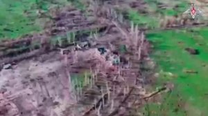 Расчет ПТРК «Корнет» группировки войск «Южная» уничтожил опорный пункт ВСУ с группой до 9 человек.