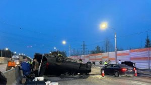 В Подмосковье на видео попало, как люди спасали пострадавшего в ДТП ребенка