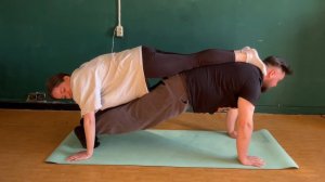 Пробуем позы из йоги🧘🏻🧘🏽♀️