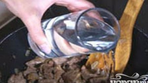 Говядина с морковью и черносливом