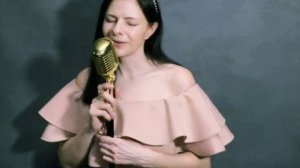 Moon river- Audrey Hepburn \cover by Eva Spure \